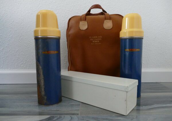 Landers, Frary & Clark Universal Thermos Picnic Set