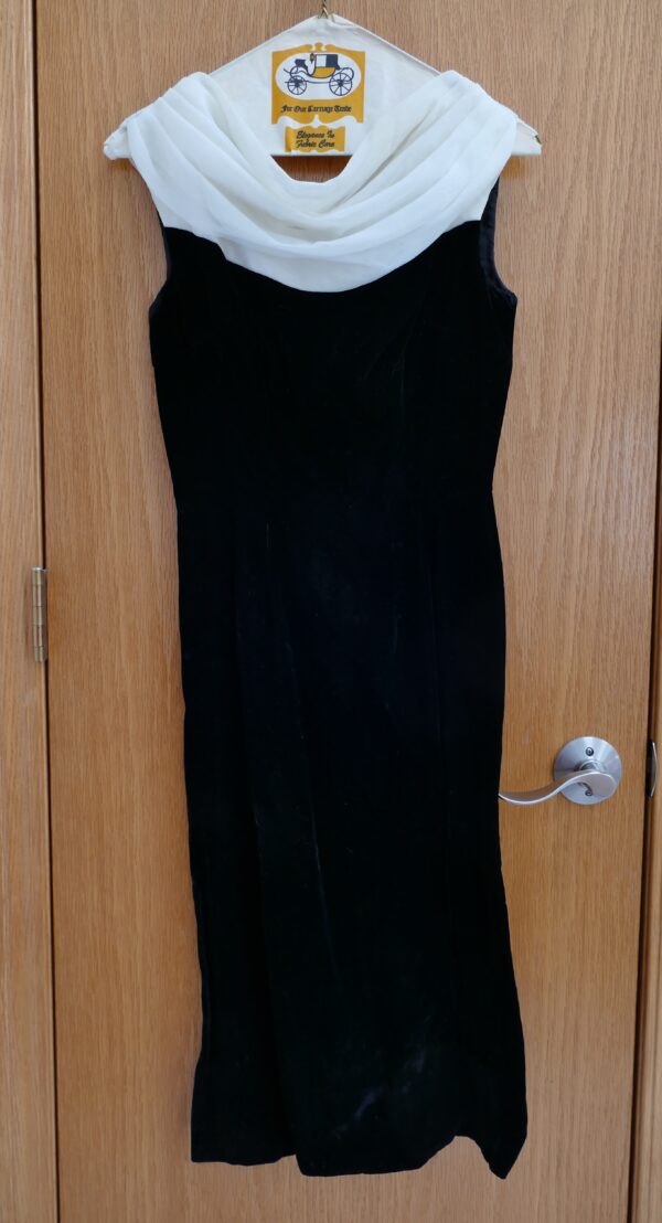 Vintage Elegant Black Sleeveless Velvet Dress