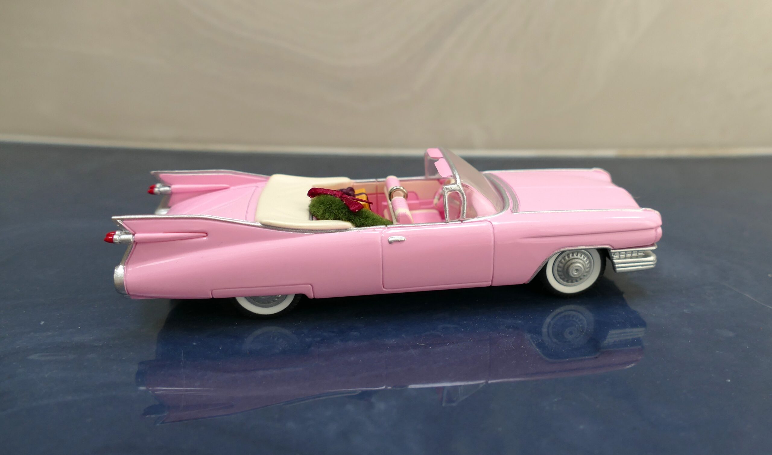 Hallmark Keepsake Ornament1959 Cadillac De Ville - Image 2