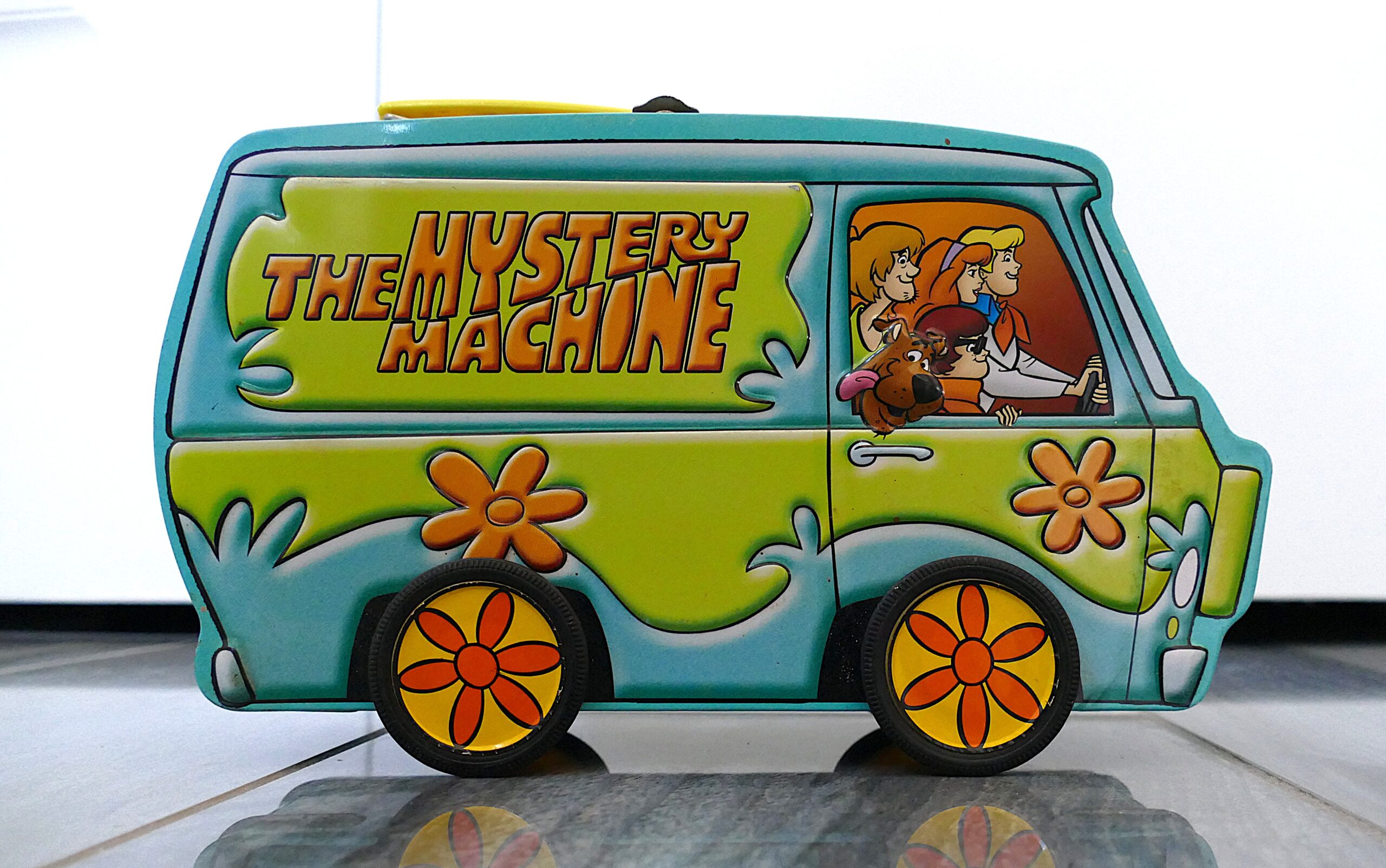 Vintage Scooby-Doo Mystery Machine Lunch Box Tin w/Mystery Machine Toy Included - Image 3