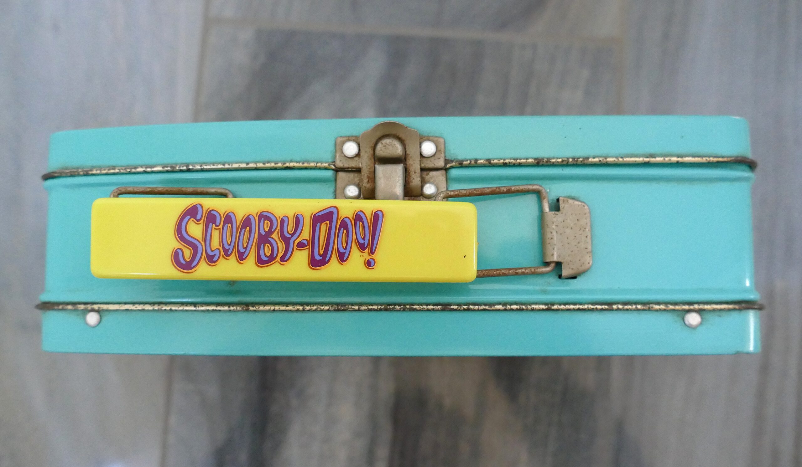 Vintage Scooby-Doo Mystery Machine Lunch Box Tin w/Mystery Machine Toy Included - Image 5