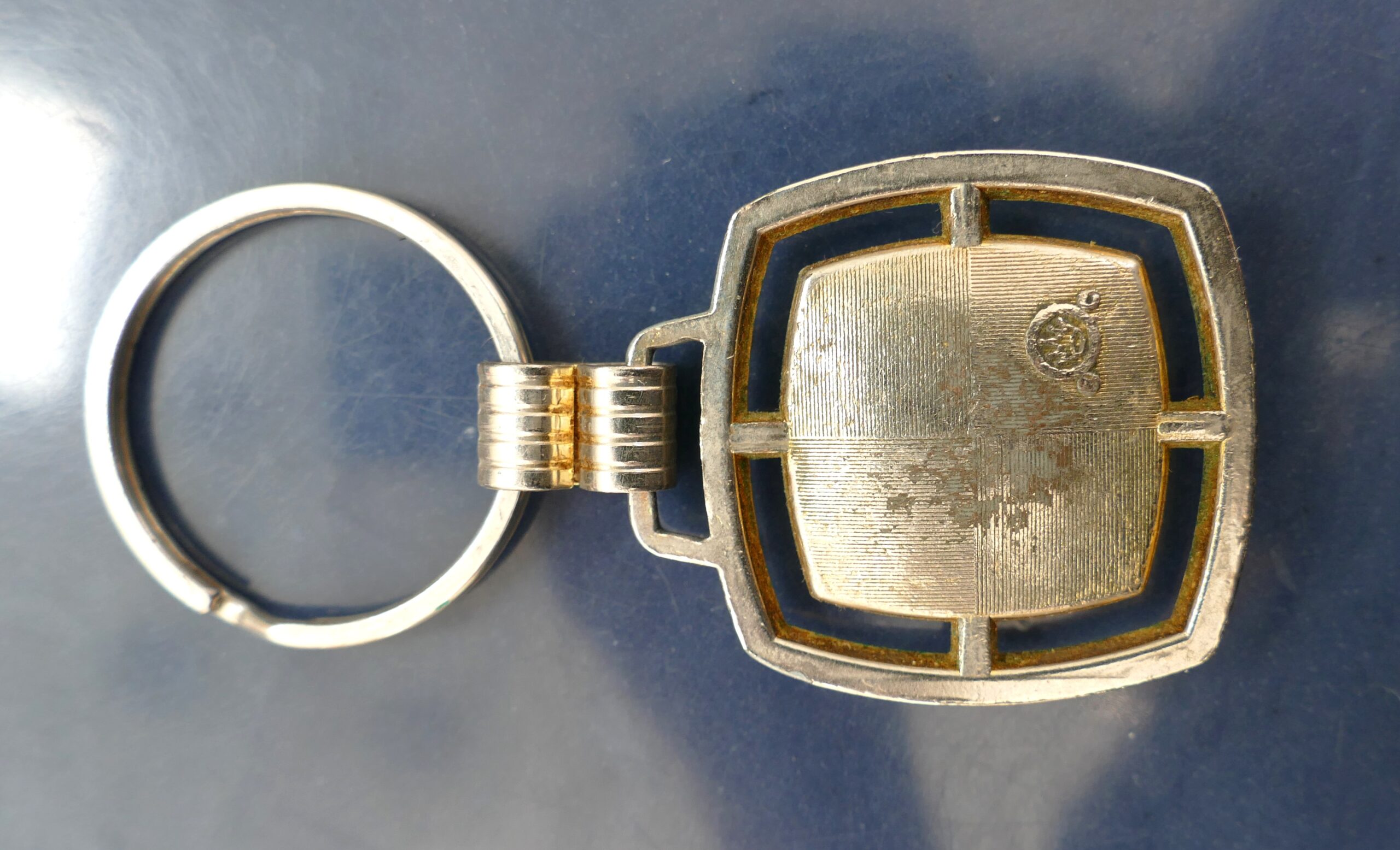 Vintage Ford Crest Emblem Keychain - Image 3
