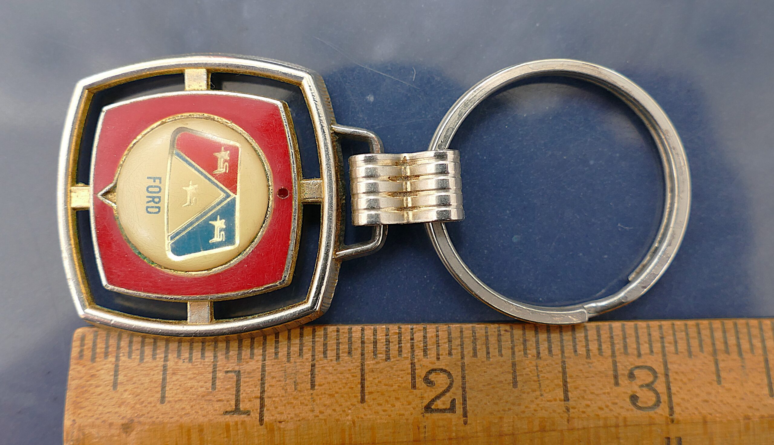 Vintage Ford Crest Emblem Keychain - Image 5