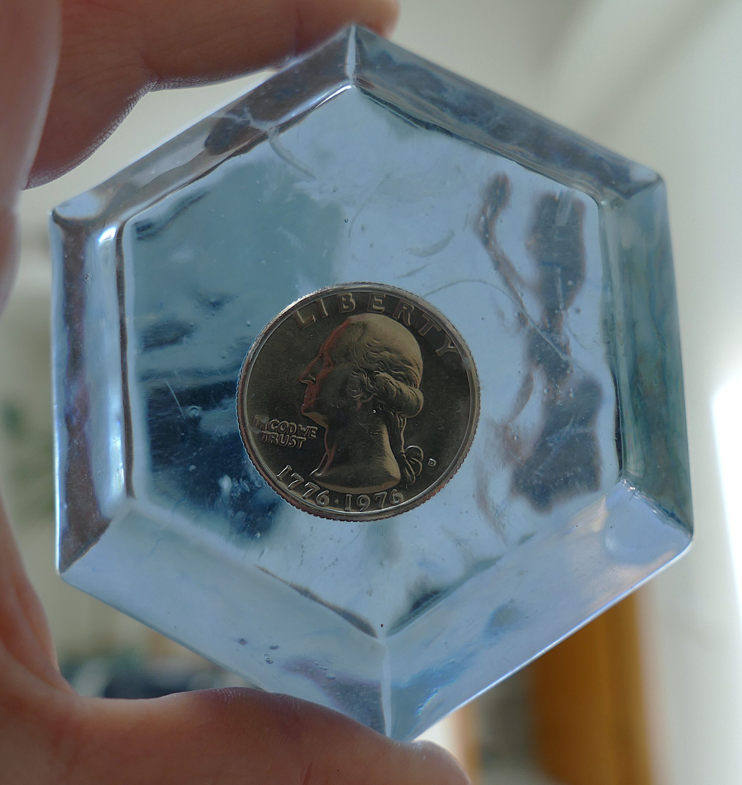 Bicentennial Quarter Encased in Resin/Paperweight Vintage Desk Decor - Image 4